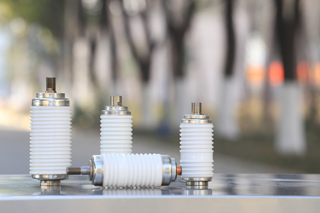 真空開關(guān)管接觸點選什么材質(zhì)好？一般為銅合金！