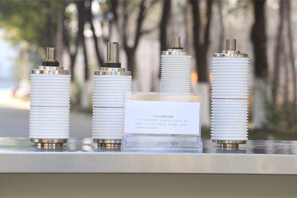 真空開(kāi)關(guān)管絕緣外殼采用玻璃材料，優(yōu)勢(shì)多多！